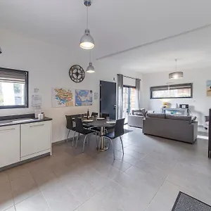  Hébergement de vacances Holavre- Maison Pour 5p Avec Piscine Commune